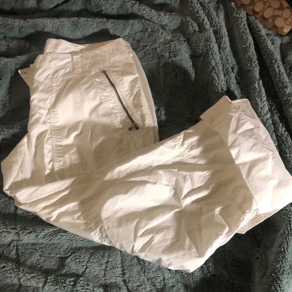 Micheal kors pure white zip cargo roll up capris size 8